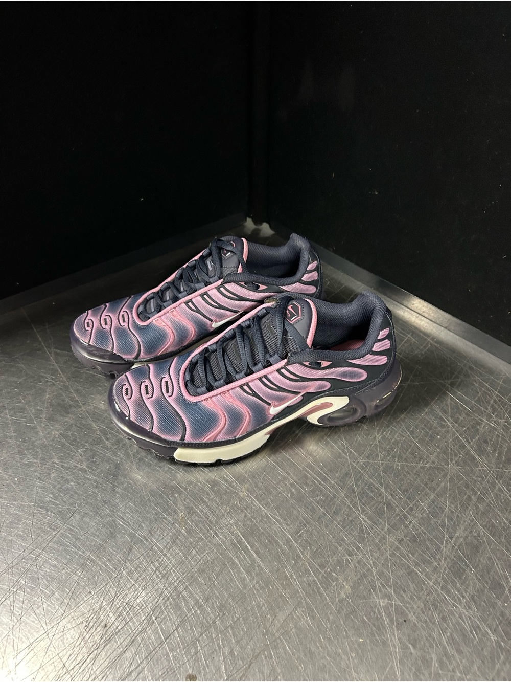 Nike Air Max TN Size 6Y